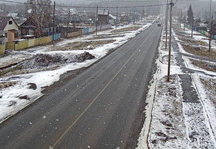 На участке трассы Усть-Илимск – Братск с 70-ого по 246-й км ограничили проезд из-за наледи