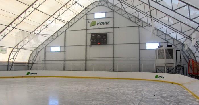 Три корта для массового катания на коньках открывают в Братске