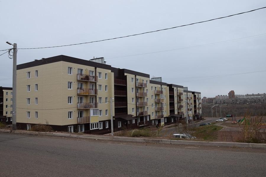 Жители новостроек по улице Гагарина, построенных для переселения, жалуются на плохое обустройство