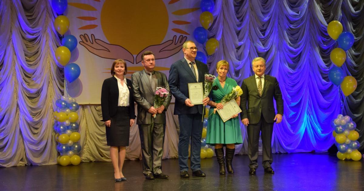 Олег Ярошенко поздравил коллектив Братской больницы №1 с юбилеем