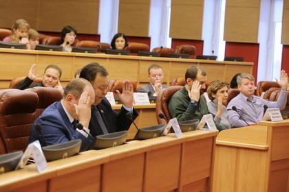 Лариса Павлова примет участие в обсуждении проблем муниципального транспорта в заксобрании региона