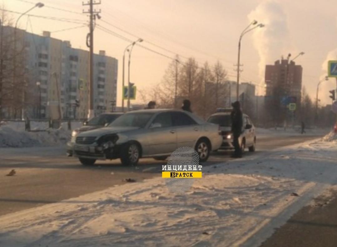 Неработающие светофоры провоцируют ДТП на перекрестке