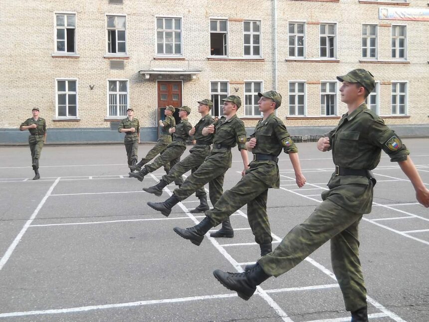 Городская призывная комиссия обязала осужденного мужчину пройти службу