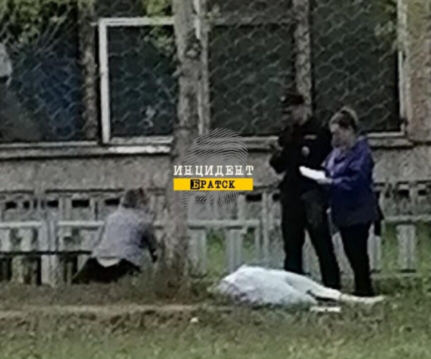 Пожилая женщина скончалась возле лицея №3 в Братске