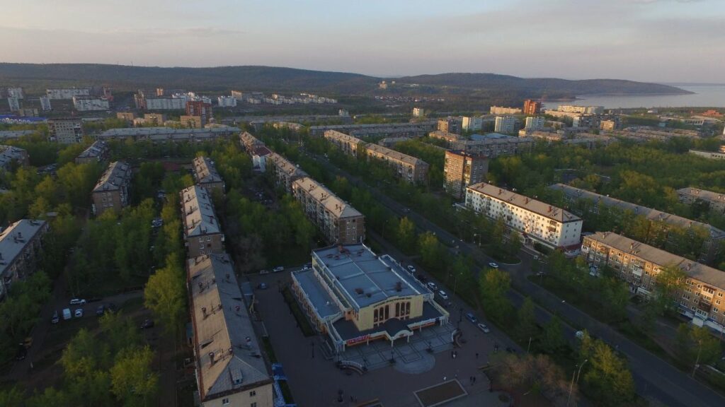 Из Братска до Байкала за час