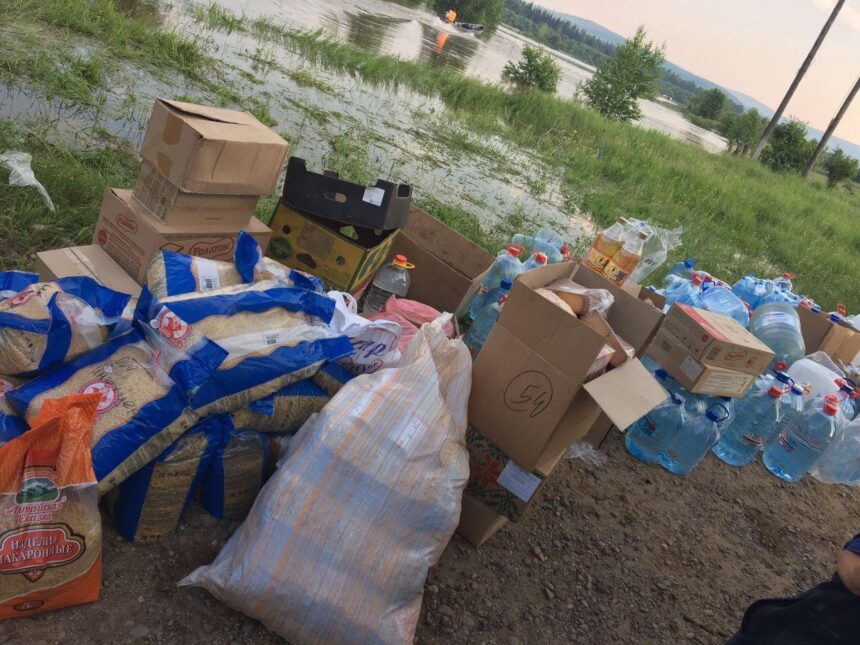 Три тонны гуманитарной помощи доставили в подтопленные районы Иркутской области