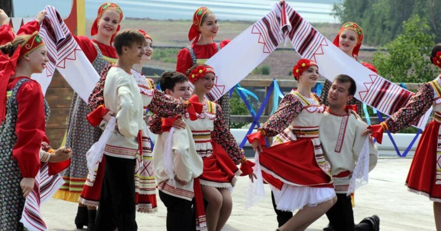 Братчане отпраздновали 40-летний юбилей «Ангарской деревни»