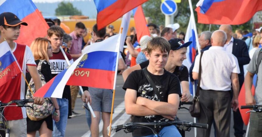 Ко Дню Российского флага во всех районах города пройдут праздничные мероприятия