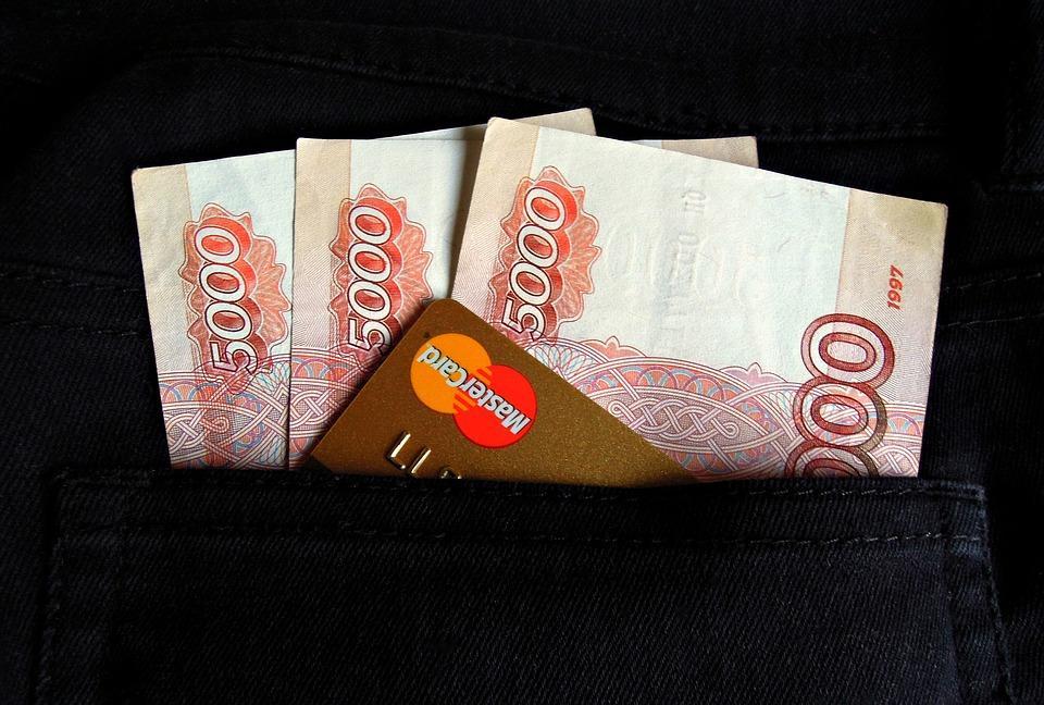 Менеджера турфирмы осудили за растрату денег клиентов