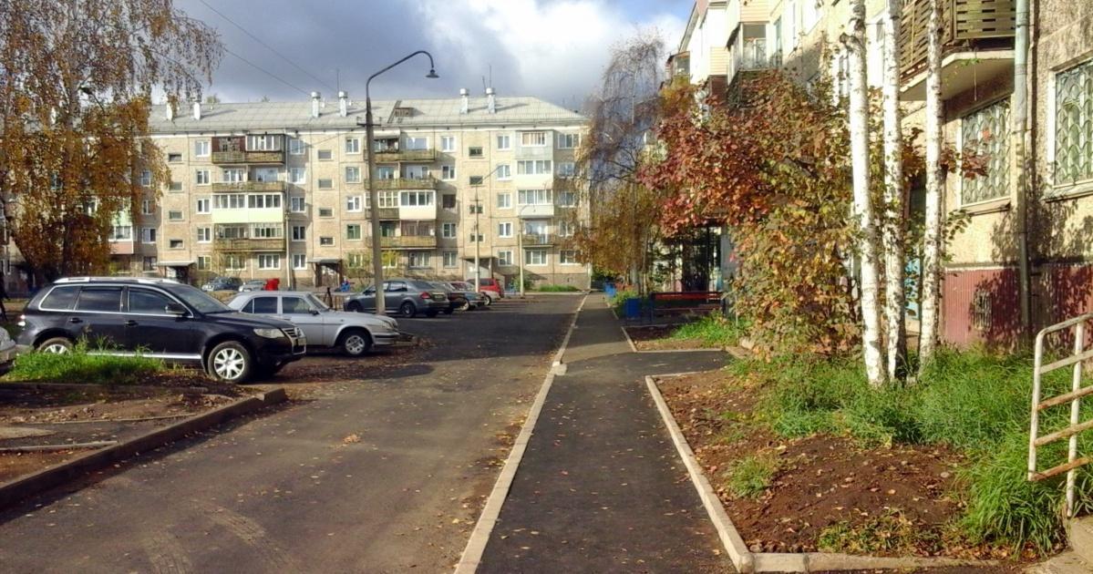 Завершено благоустройство одного из дворов в Правобережном районе