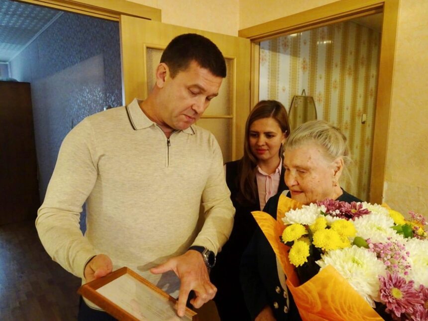 Старейшая единоросска Братска отметила 89-летие