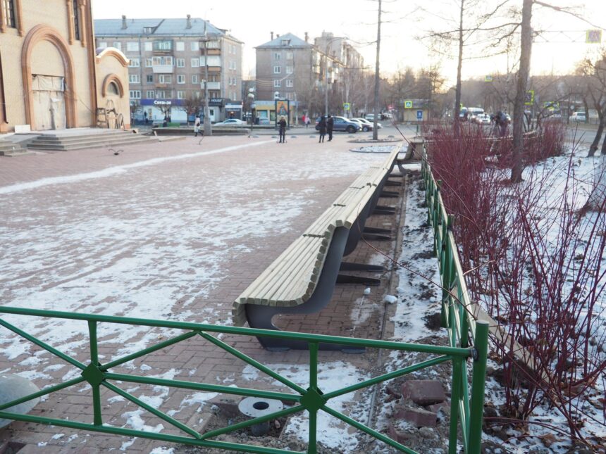 Благоустройство площади перед храмом Рождества Христова завершается в Братске