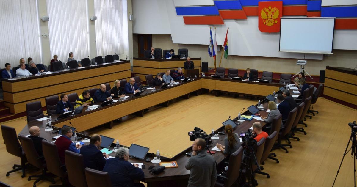 Бюджет города, наказы и строительство аквапарка обсудили на слушаниях в Думе Братска