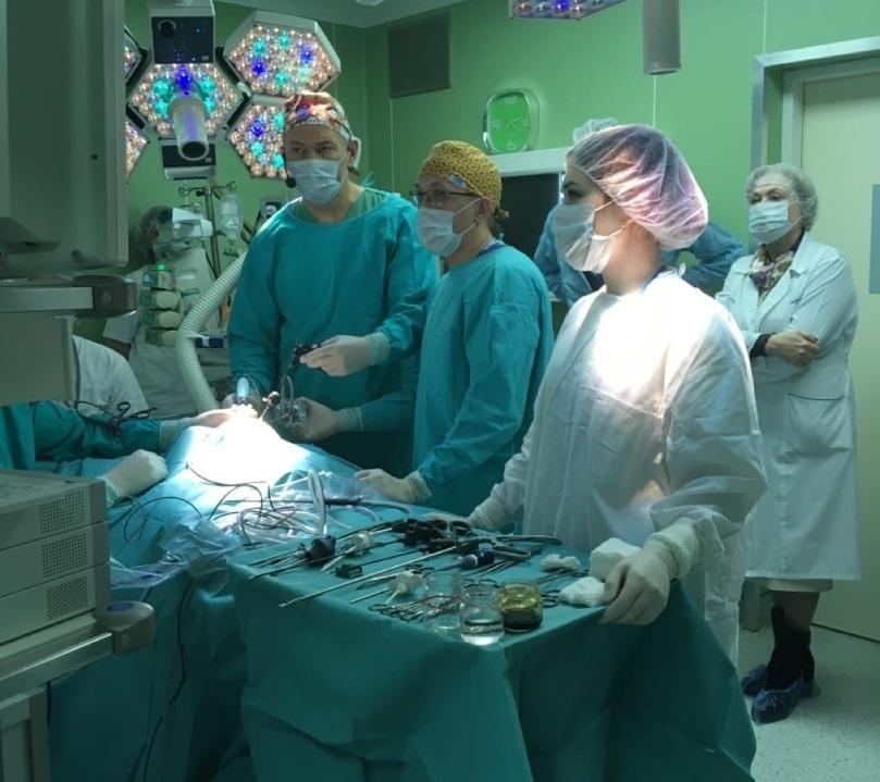 Иркутские детские хирурги провели операцию с помощью нового уникального оборудования. Фоторепортаж с места