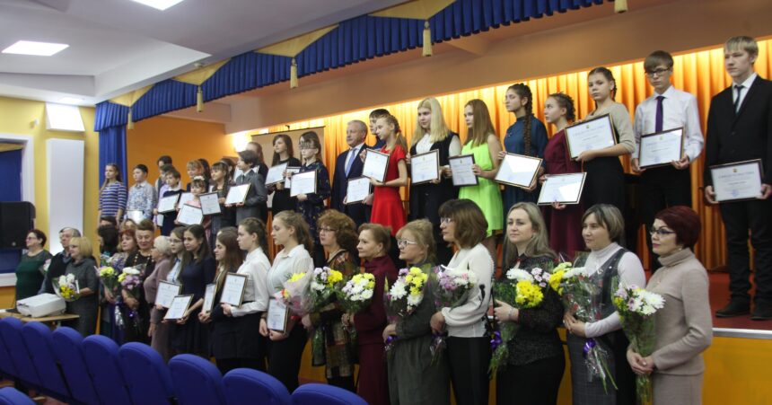 Стипендиатов мэра Братска наградили в Детской музыкальной школе №3