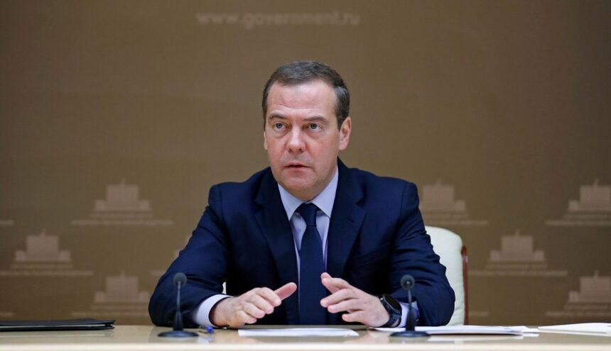 Президент подписал Указ о назначении Медведева заместителем председателя Совета безопасности РФ