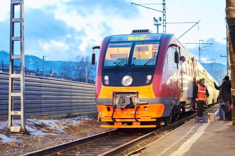 Задержку поездов на ВСЖД от Нижнеудинска до Слюдянки объяснили техническими причинами