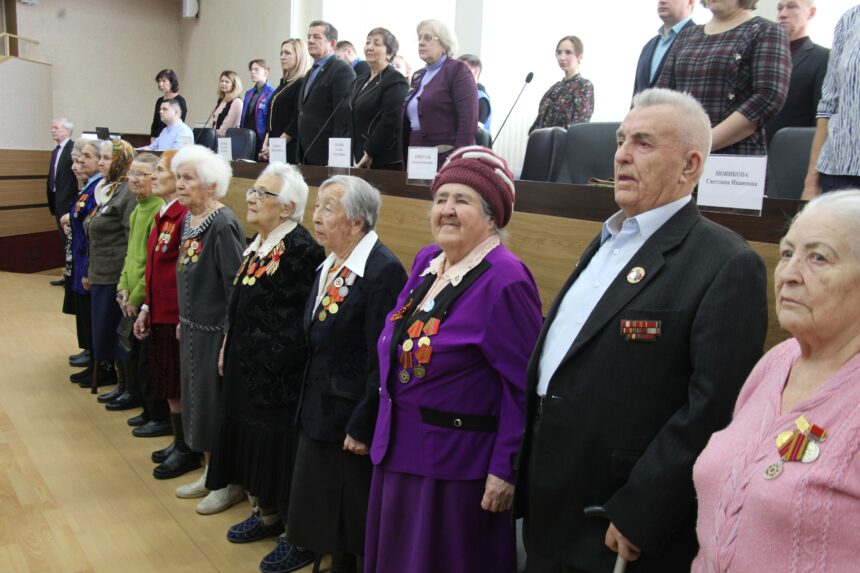 Юбилейные медали вручили в Братске восемнадцати ветеранам Великой Отечественной войны