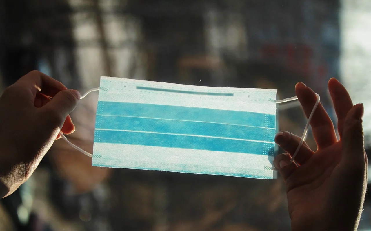 Партия из 900 тысяч масок доставлена в Иркутскую область из Китая