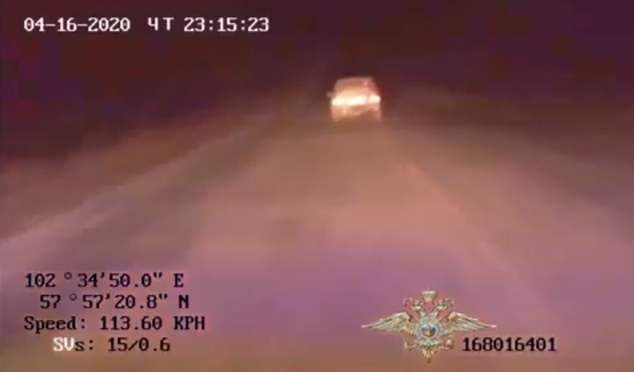 Семнадцатилетняя девушка-водитель съехала в кювет в районе трассы Братск - Усть-Илимск