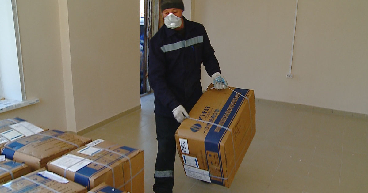 Вторая партия медицинских масок поступила в Братск от РУСАЛа