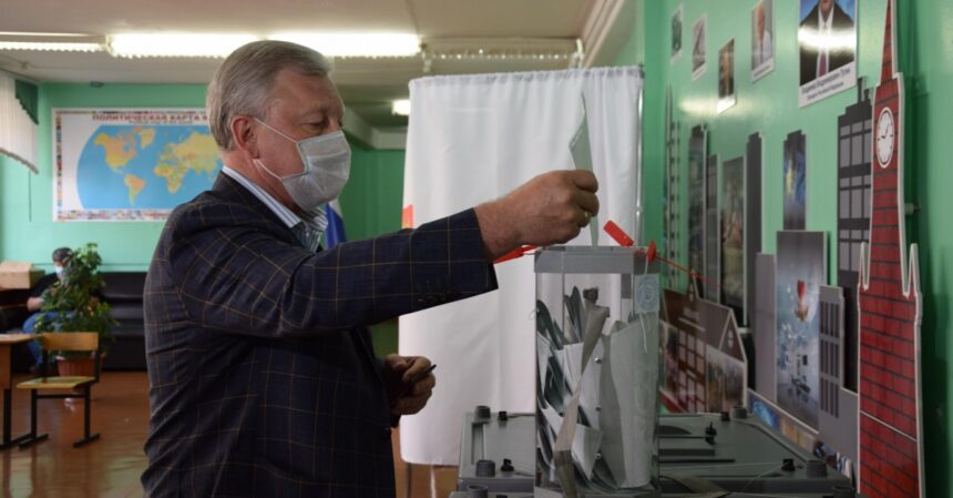 Сергей Серебренников принял участие во всероссийском голосовании по поправкам в Конституцию