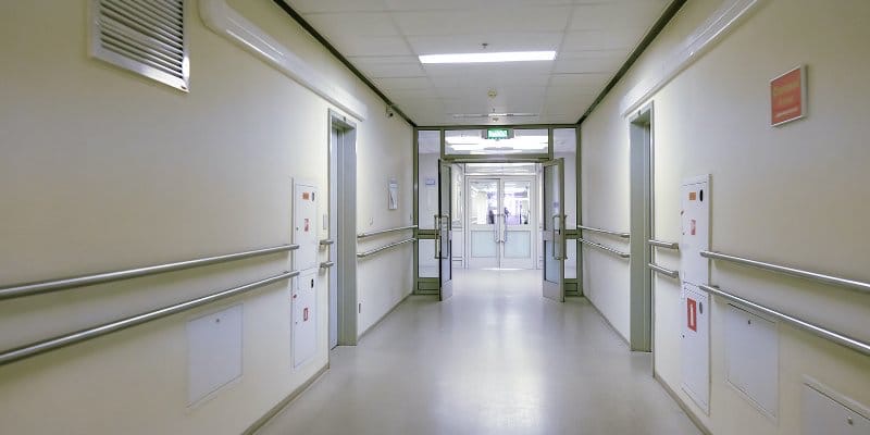 Три пациента умерли от коронавируса в Иркутской области за сутки