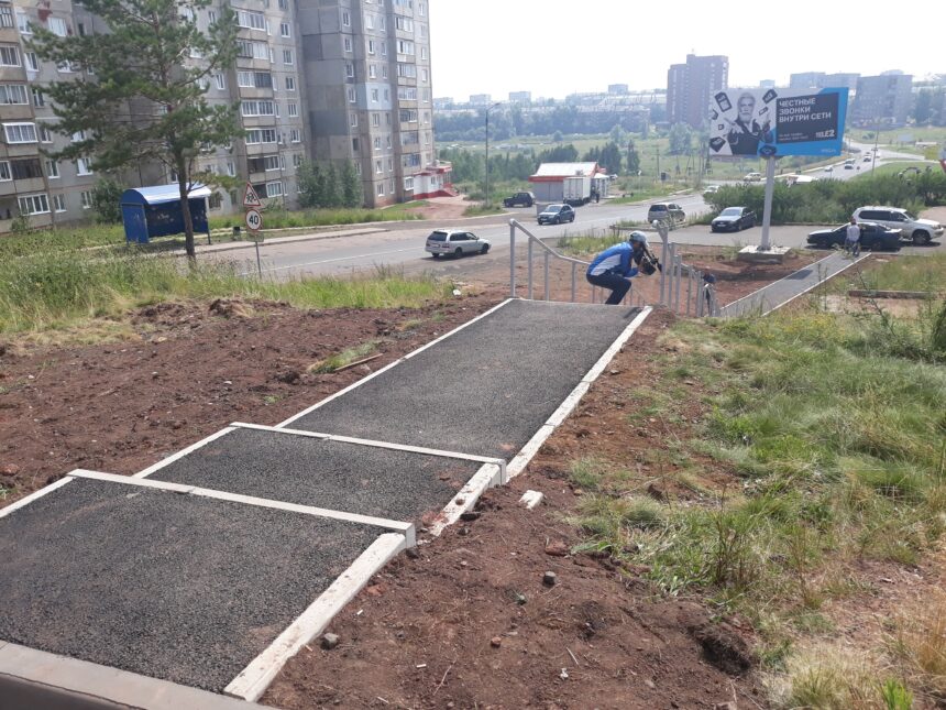 Пешеходную дорожку обустроили в 26 микрорайоне Братска