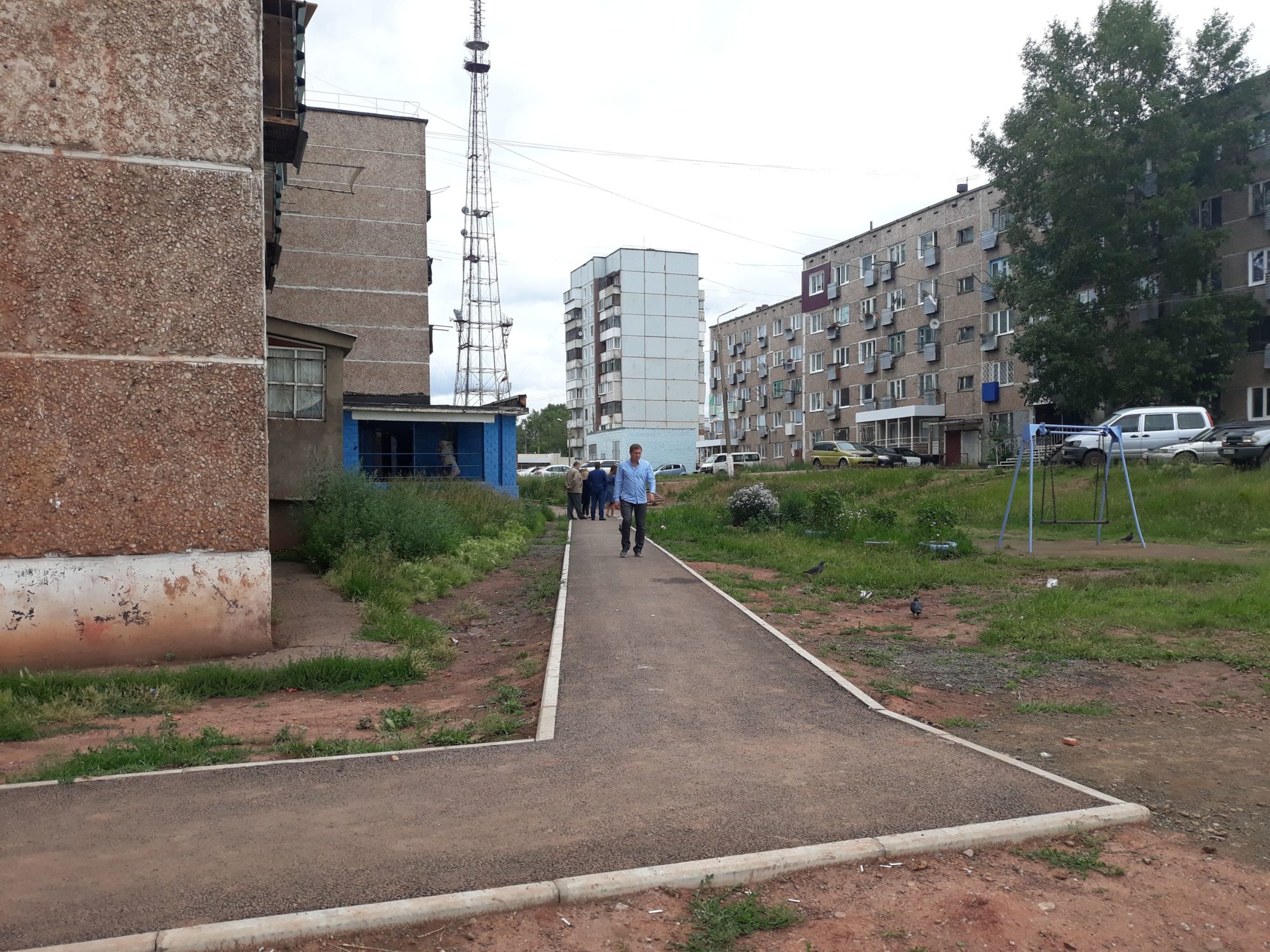 Пять тротуаров и три воркаут-площадки сдали в эксплуатацию в Братске