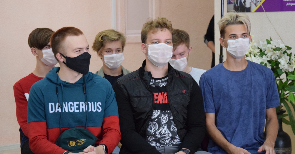 Сергей Серебренников поздравил выпускников лицея № 2 с успешным поступлением в ведущие вузы страны