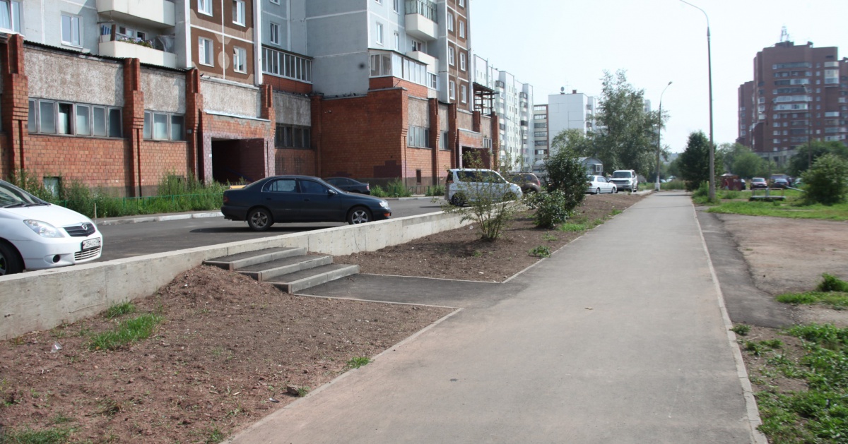 Тринадцать дворов благоустроили в Братске