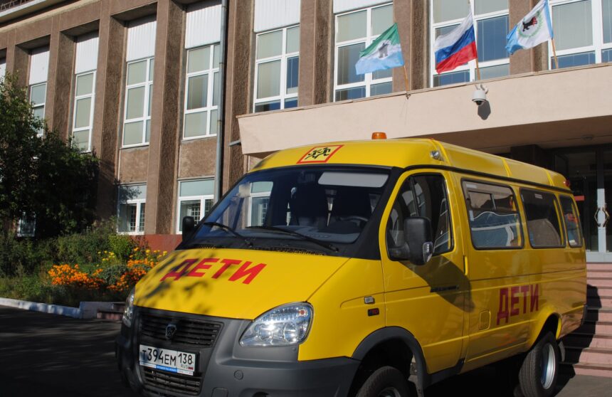 Автомобиль для перевозки детей в школу поступил в поселок Прибрежный Братского района