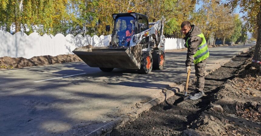Крупный участок дороги на Енисейской в Братске ремонтируют методом сплошного покрытия