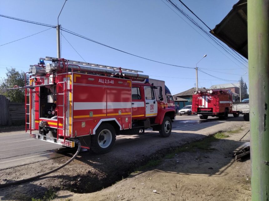 Семь человек эвакуировались из горящего пятиэтажного дома в Братске