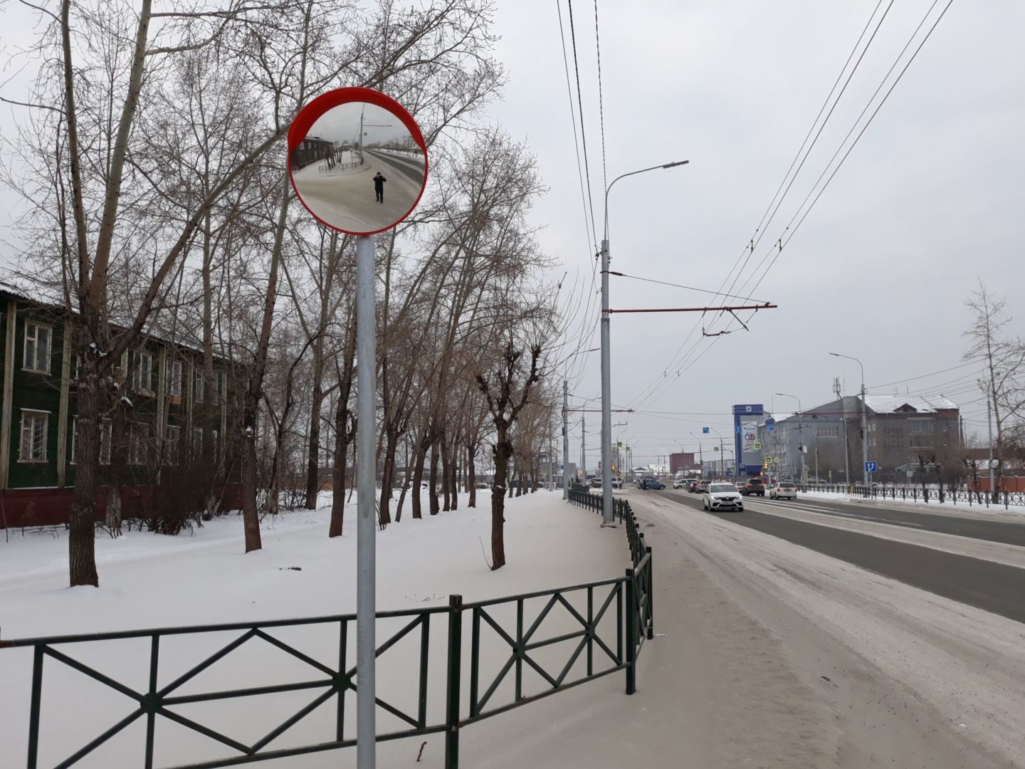 Две остановки и пешеходный переход появились на улице Комсомольской в  Братске — Твой Братск