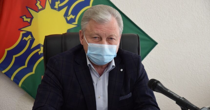 Мэр города Братска перешел на дистанционный режим работы из-за подозрения на COVID