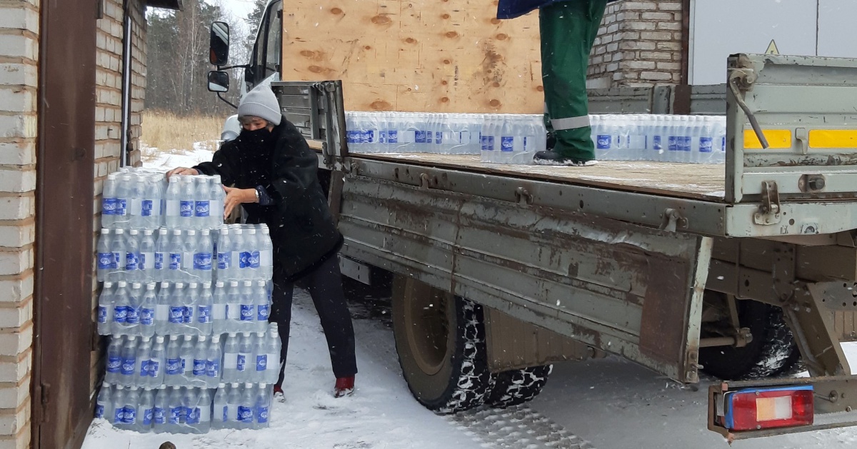 Очередная партия СИЗ, одноразовой посуды и воды поступила в больницы Братска
