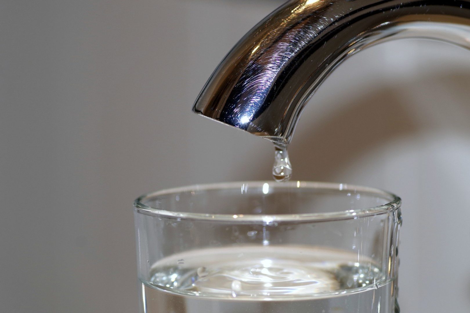 Подачу холодной воды ограничат по улице Коммунальной в Братске 29 ноября