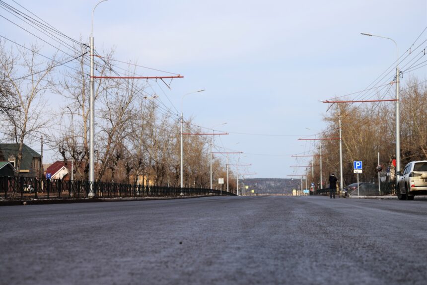 Проезд по улице Комсомольской открыли в Братске после ремонта
