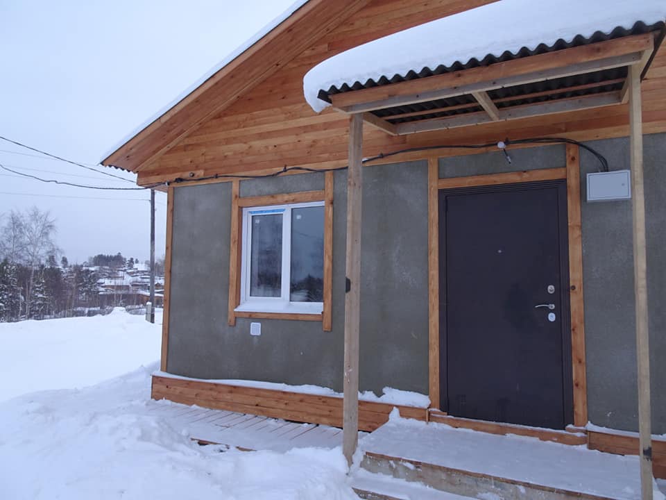 Две семьи из посёлка Кежемский Братского района получили ключи от нового жилья