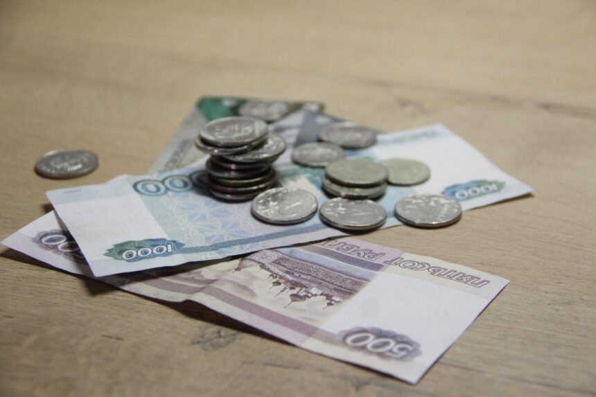 Пенсионерка из Братска лишилась больше 60 тысяч рублей, поверив рекламе в соцсети