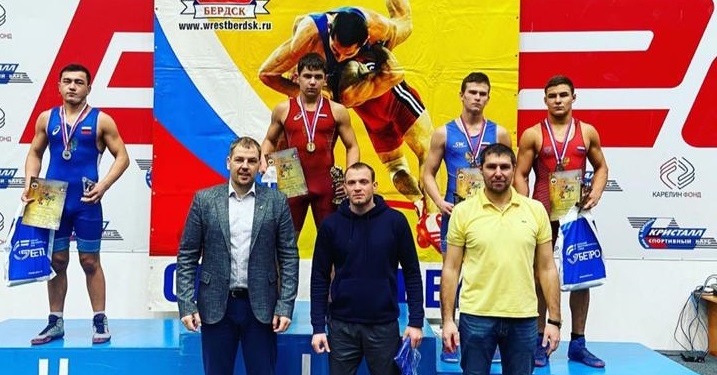Семь спортсменов из Братска успешно выступили на всероссийских соревнованиях по греко-римской борьбе