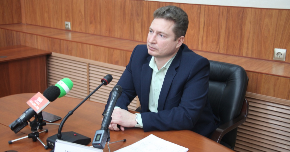 Роман Мельников рассказал о ремонте дорог, дворов и жилых домов в Братске