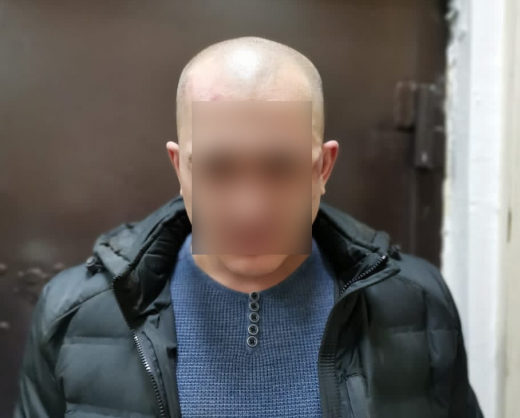 В Братске мужчина устроил разбой в офисе микрозайма
