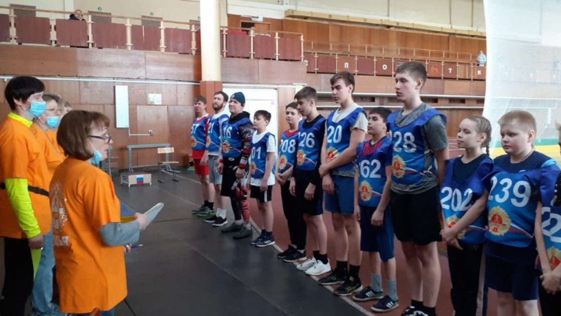 В Братске горожане проверили свою гибкость и меткость на сдаче ГТО