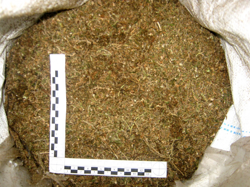 Почти пять килограммов марихуаны изъяли у жителя Братского района
