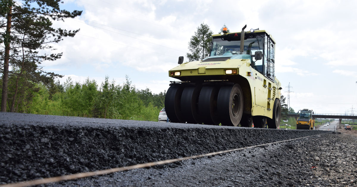 Разрушившийся и просевший участок дороги возле плотины Братской ГЭС приведут в порядок
