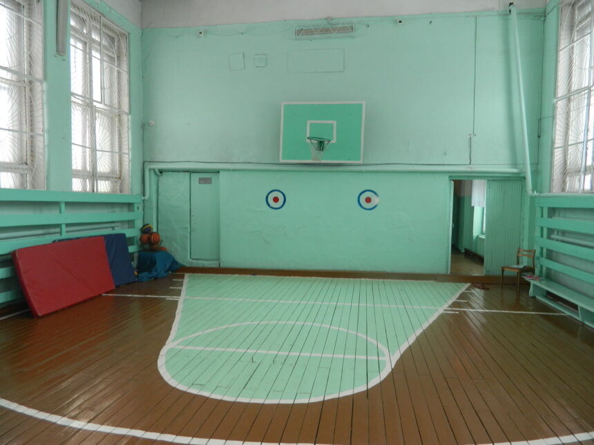 Спортзал вихоревской школы № 101 капитально отремонтируют за три миллиона рублей