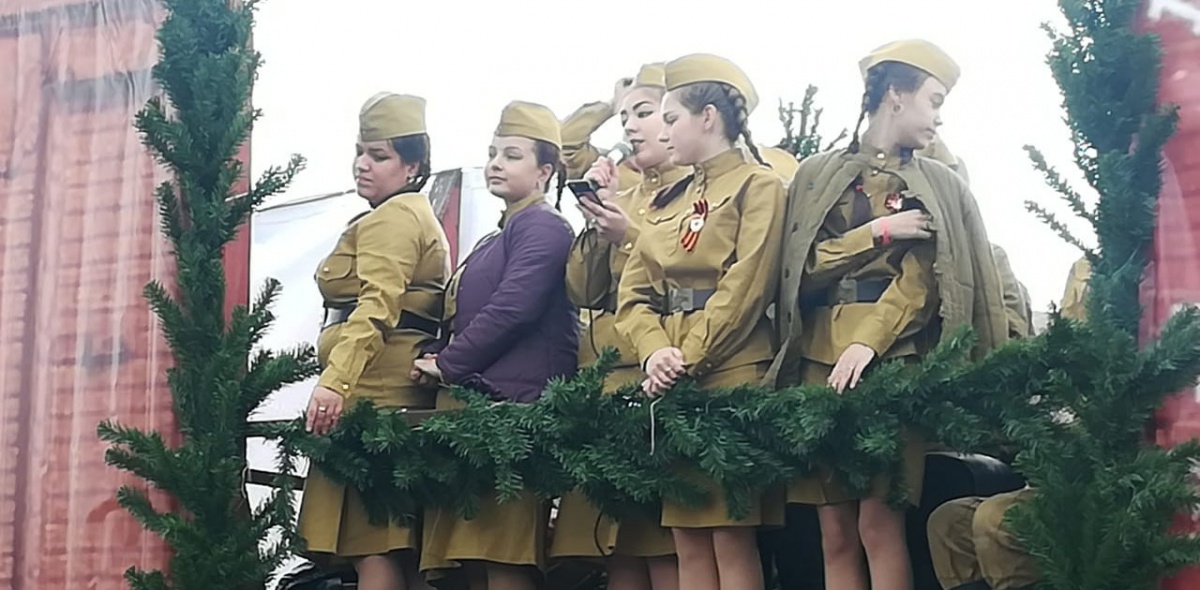 "Поезд Победы" проехал по улицам жилого района Порожский в Братске