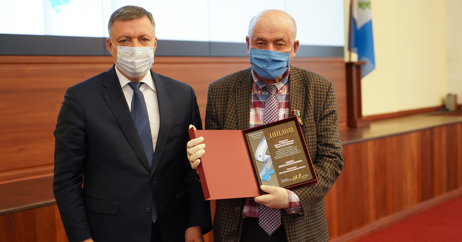 Премии губернатора Приангарья вручили двум сотрудникам объединенной ДШИ № 3 Братска